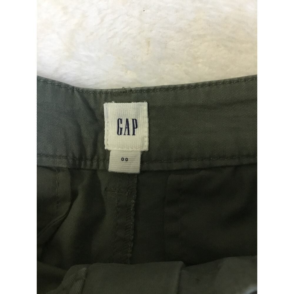 GAP Olive Green 5" City Shorts in Twill - Picture 3 of 10